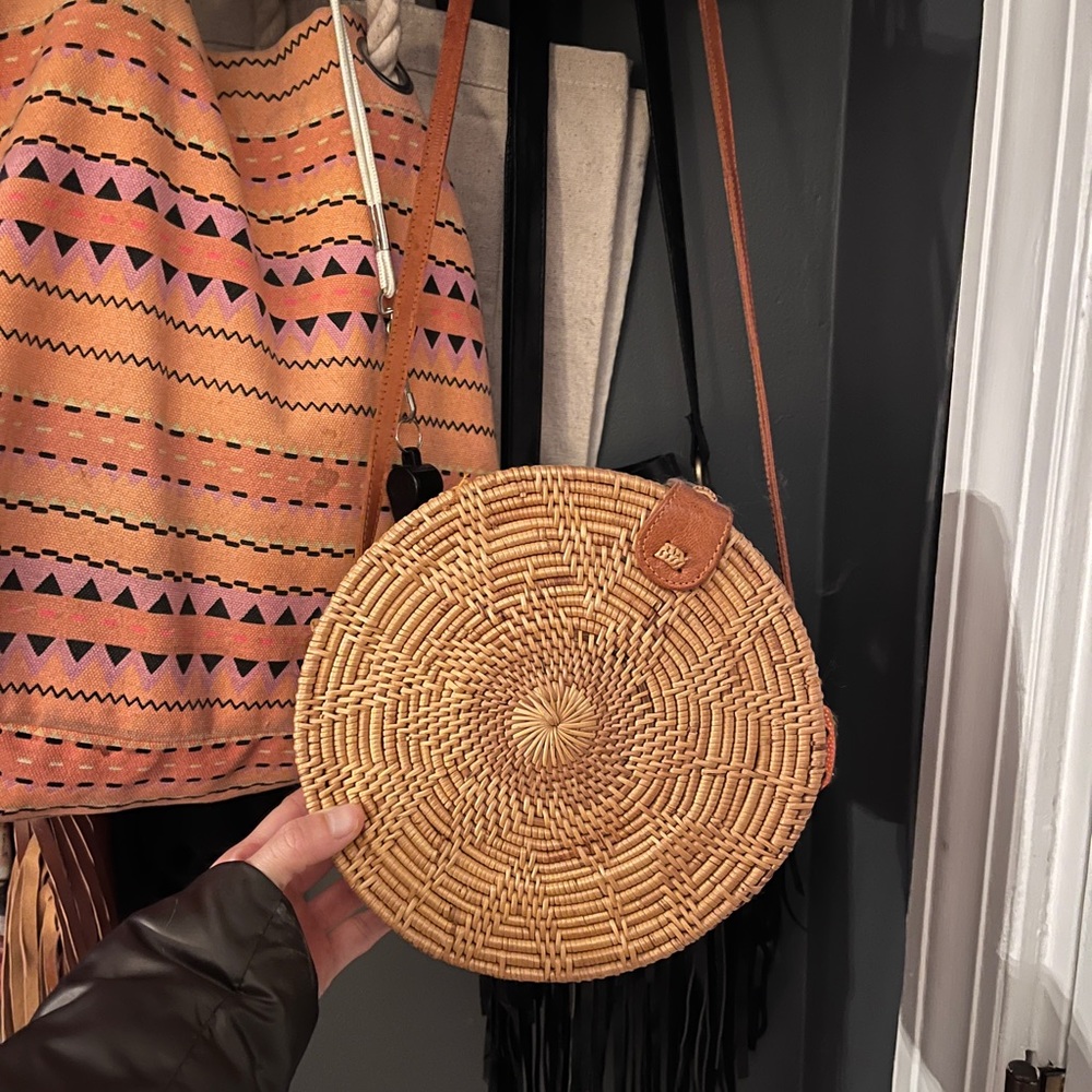 Woven circle rattan purse